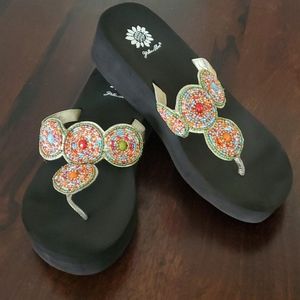 Sandals/thongs/flip flops